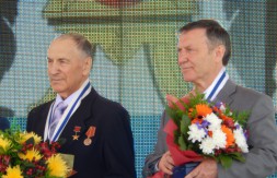 фото с церемонии награждения Почётных граждан, 2015 г. 